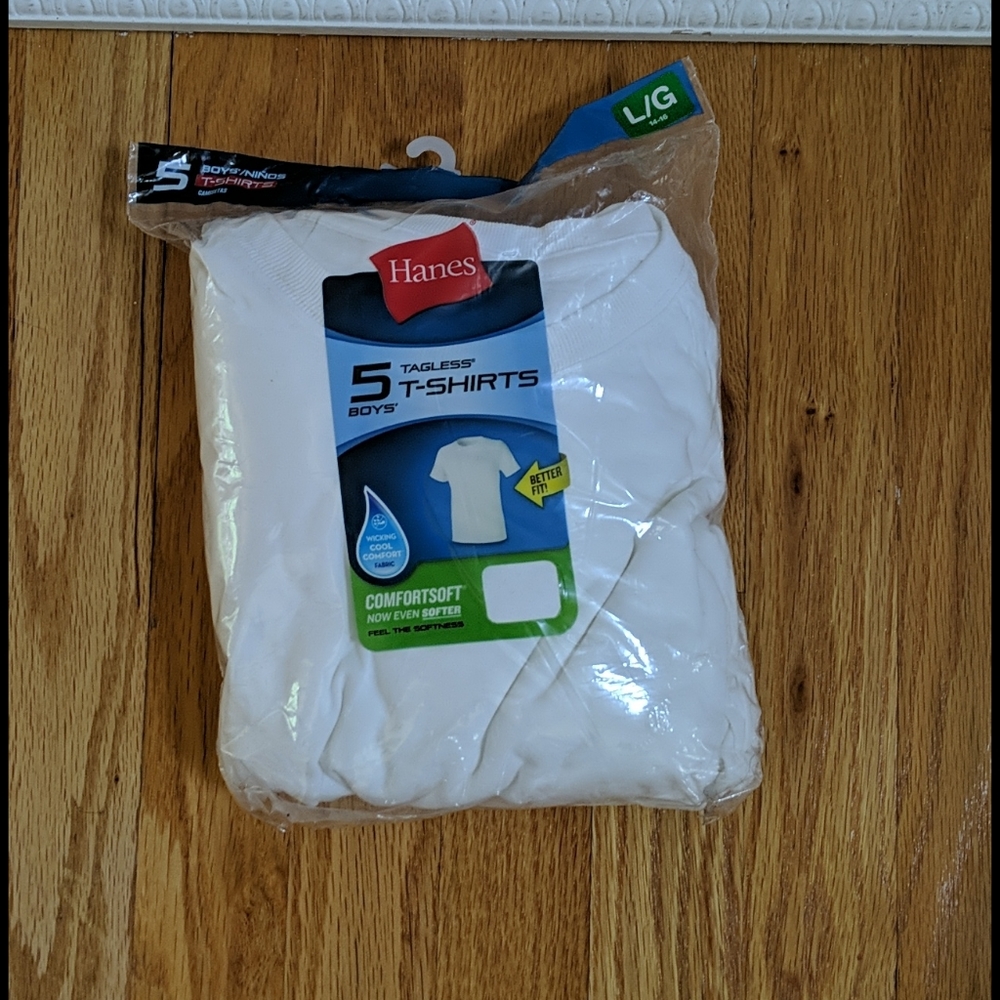Hanes Boys Tagless T shirts. Size Large. NWT